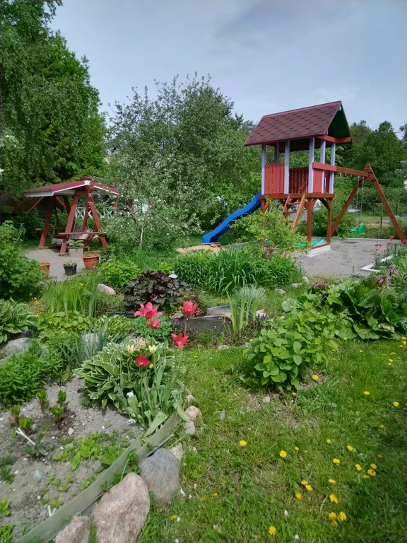 Малый коттедж на берегу озера