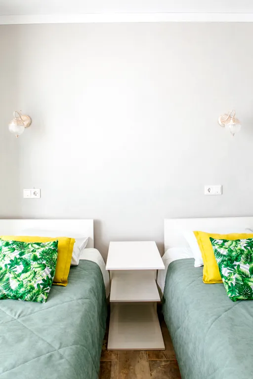 Весна для 6 гостей