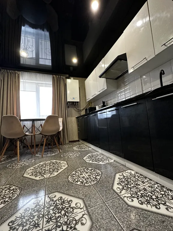 Апартаменты у моря, Кипарисовая аллея, вторая береговая линия