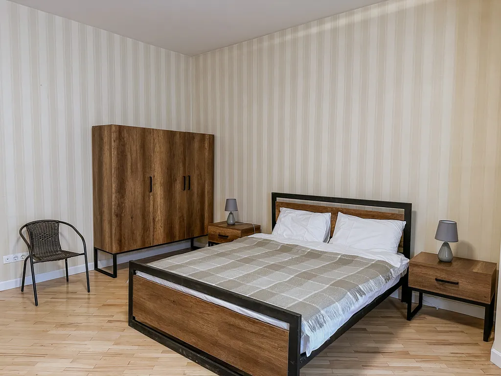 Лафамилия Тбилиси на площади Свободы