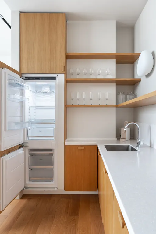 Угловой стильный апартамент с 2 спальнями