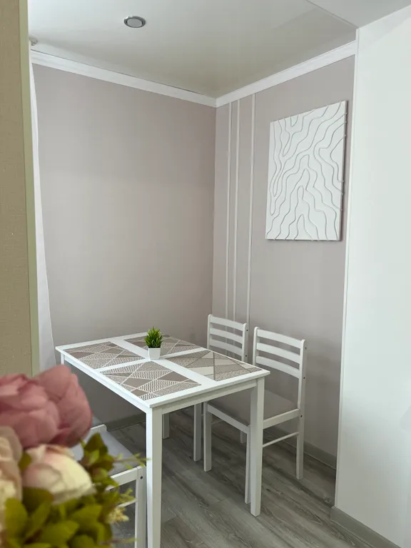 Стильная двухкомнатная квартира в центре города на 2 этаже