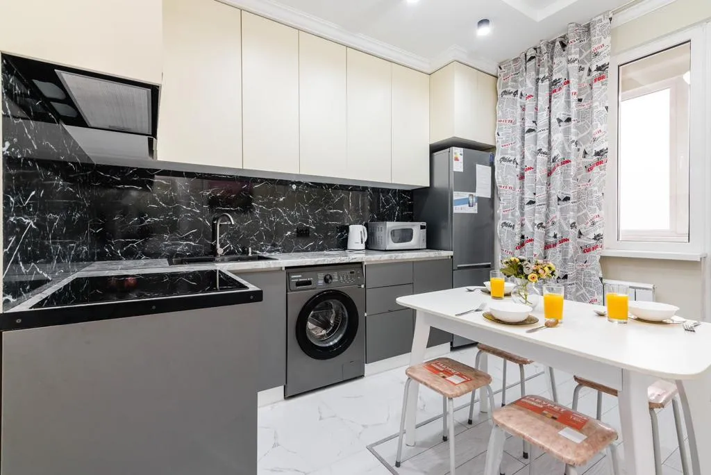 1 ком кв рядом с ТРЦ ADK и метро Сайран