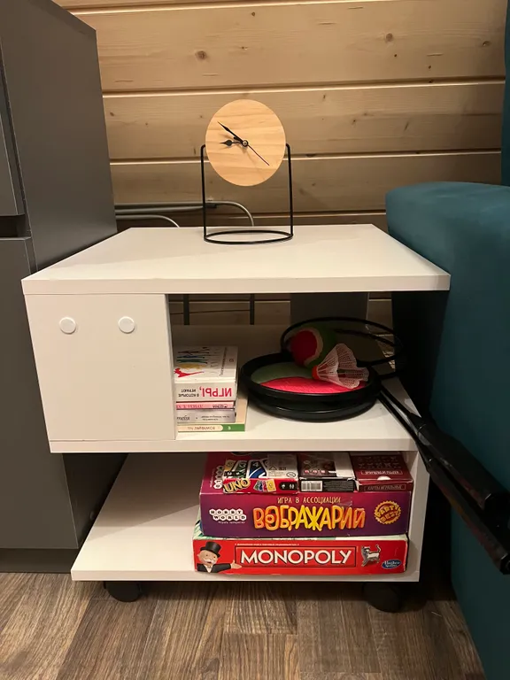 Уютный домик на берегу реки с горячим чаном