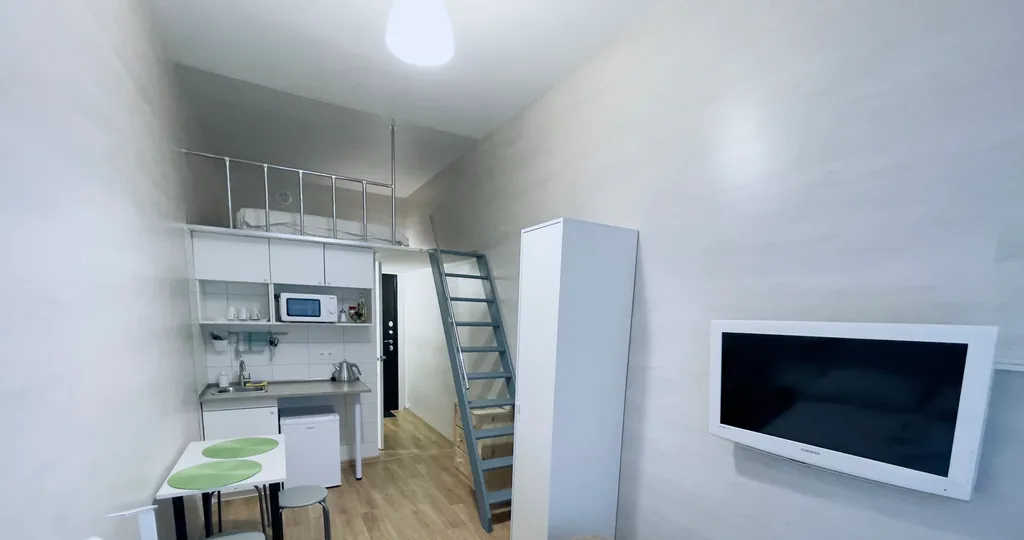 Квартира Квартира Двухуровневая евро студия в самом центре — Санкт-Петербург