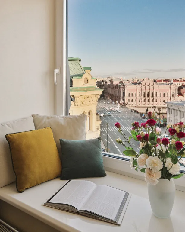 Терраса с видом на Невский