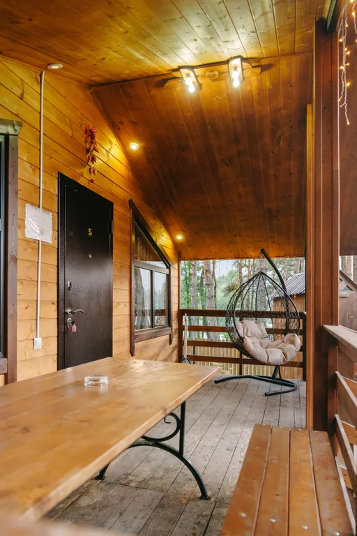 Домик с уютной террасой с красивым видом на горы