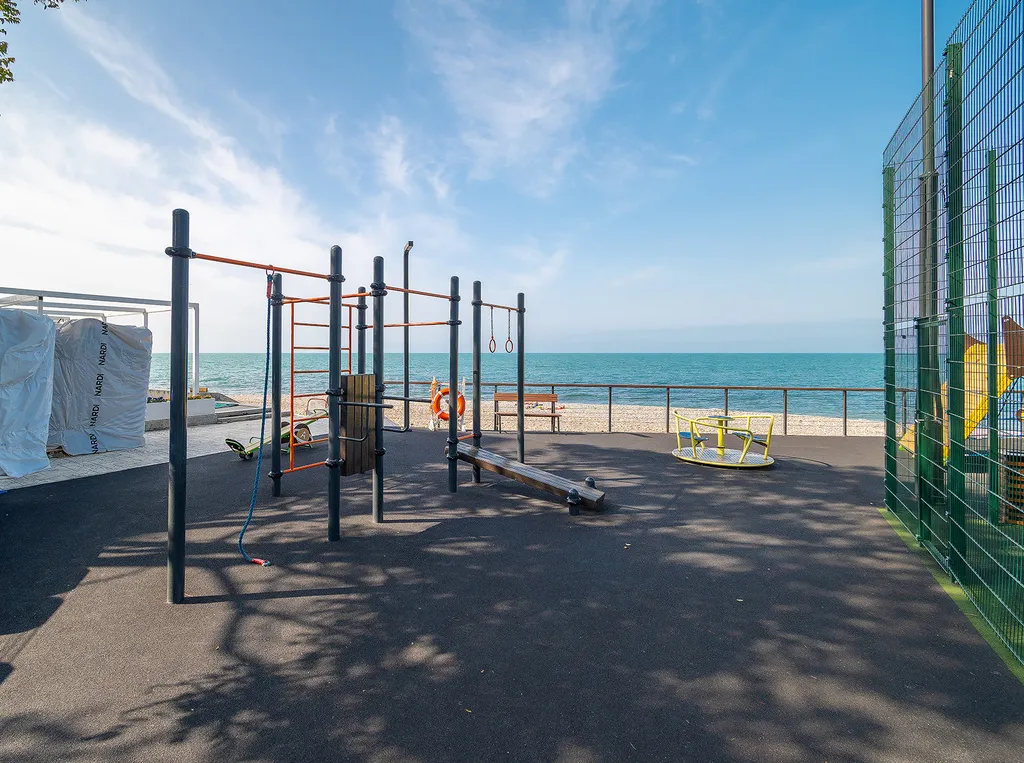 Апартаменты Люкс, Лучезарный на первой береговой линии