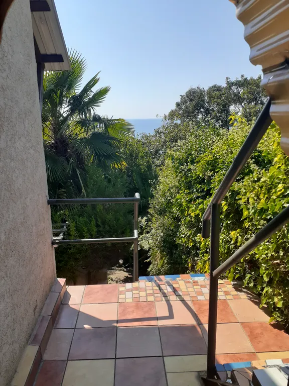 Коттедж Дом на море с уникальным интерьером — Зубова Щель