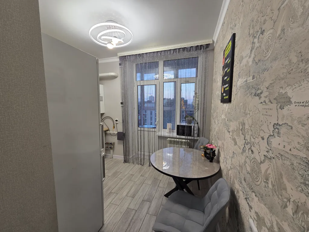 Апартаменты VVA / Сквер Героев России