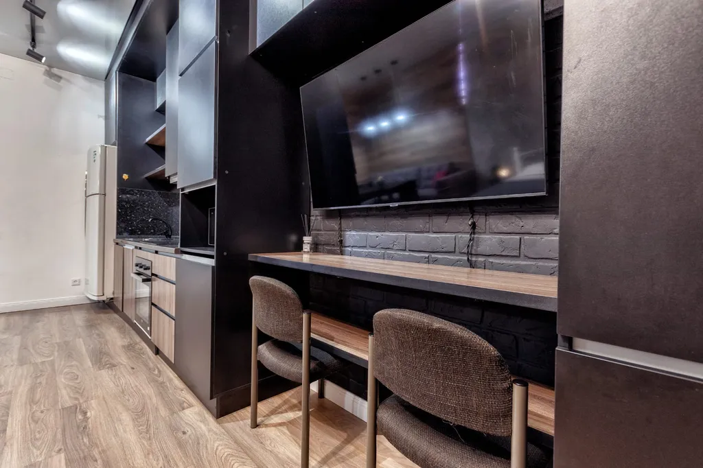 Благоустроенная студия с дизайнерским ремонтом