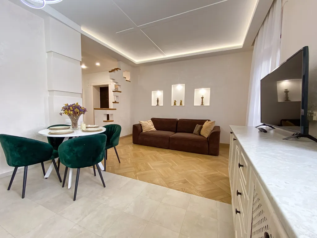 Просторная евротрёшка в центре города