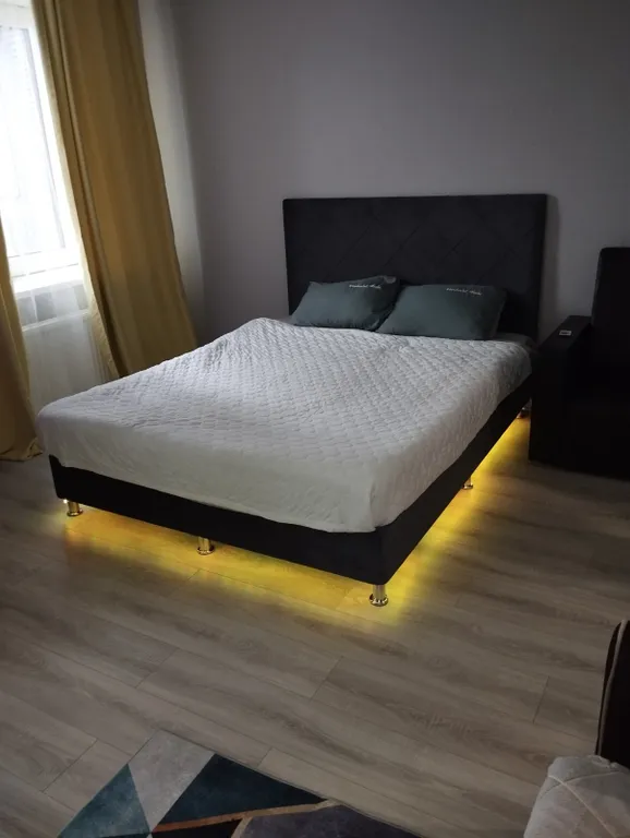 Студия у набeрежной в самoм центpе