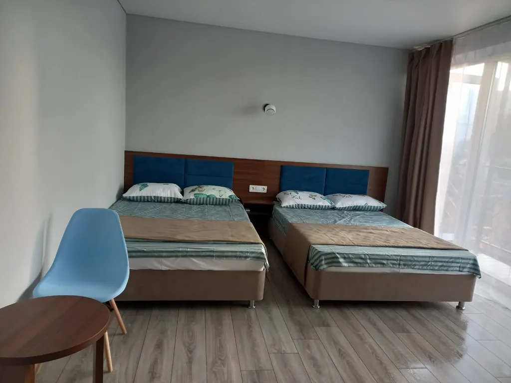 Квартира Четырёхместный номер стандарт с видом на море — аренда посуточно в Джубга