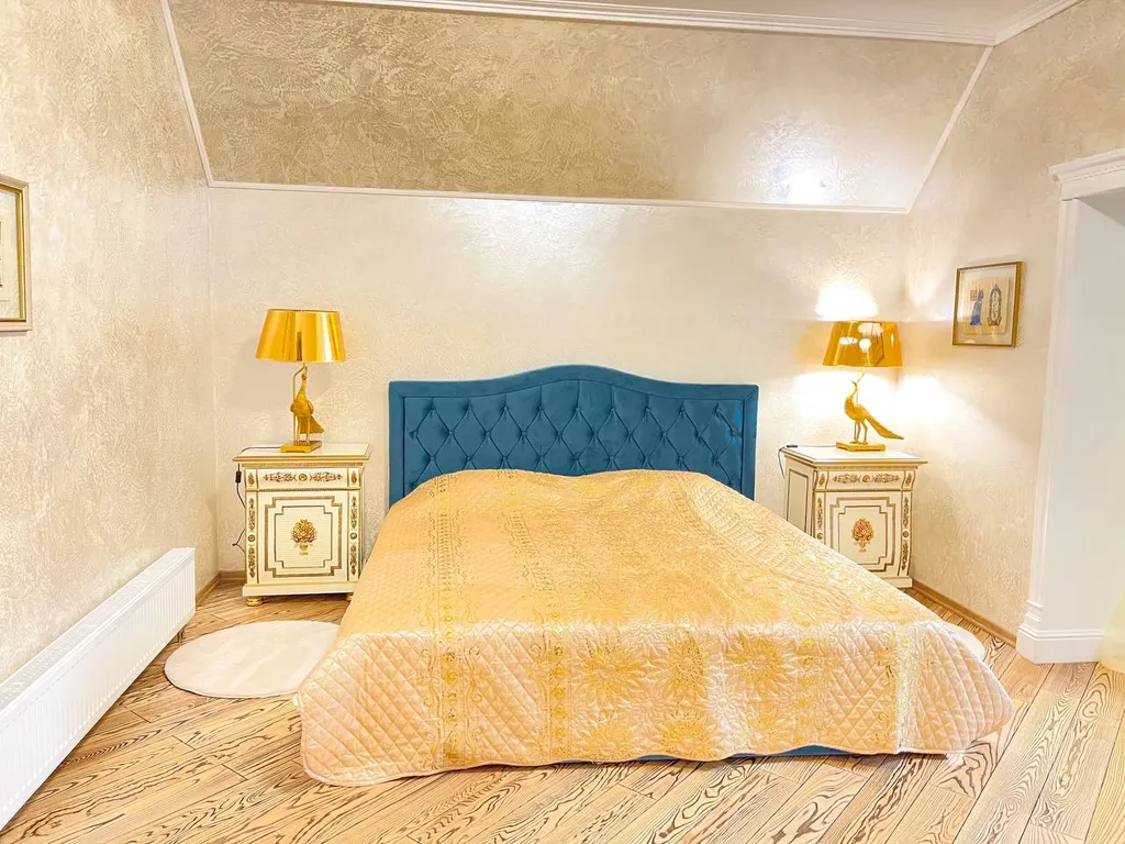 Атмосферный дом с баней, возле леса