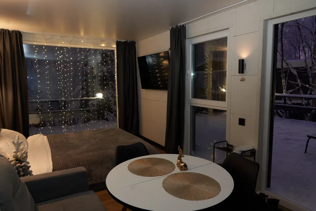 Двухкомнатный домик с купелью в 6 километрах от Мурманска, 17 километров от аэропорта