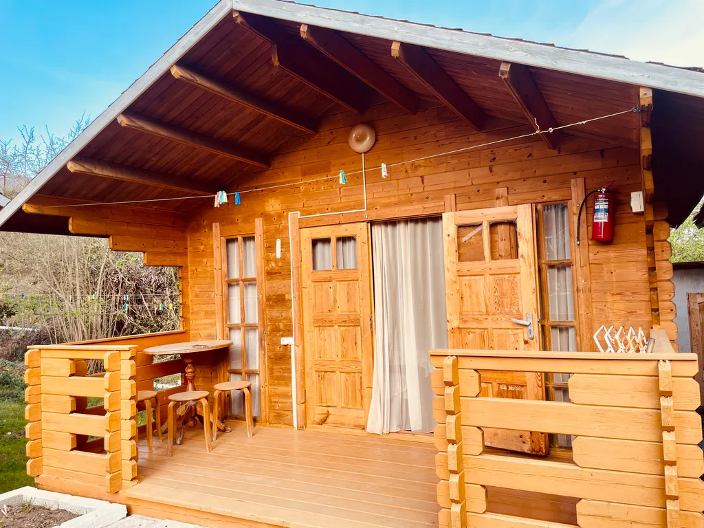 Домики четырёхместные с удобствами, в пригороде Нового Афона,