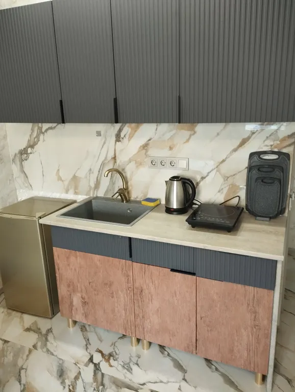 Новая квартира с хорошим ремонтом . Метро Котельники рядом.