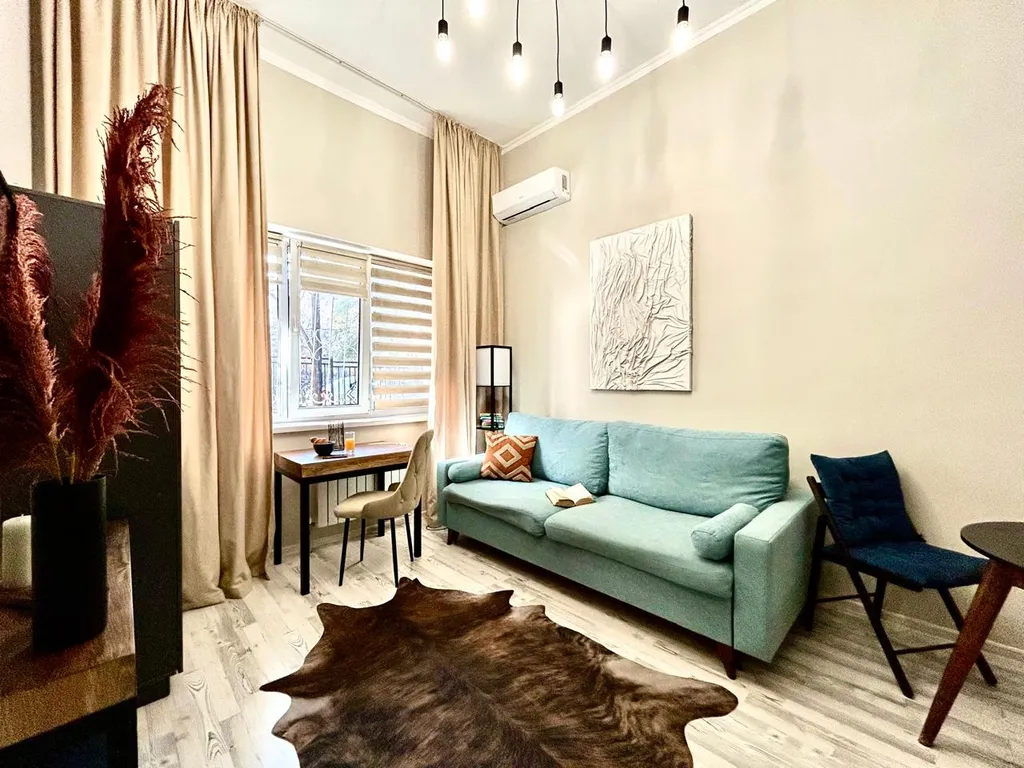 Квартира Студия в стиле Loft в двух уровнях в центре города — Алматы