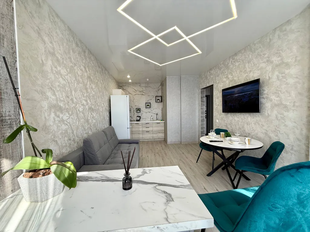 Евродвушка в центре города с красивом видом из окна