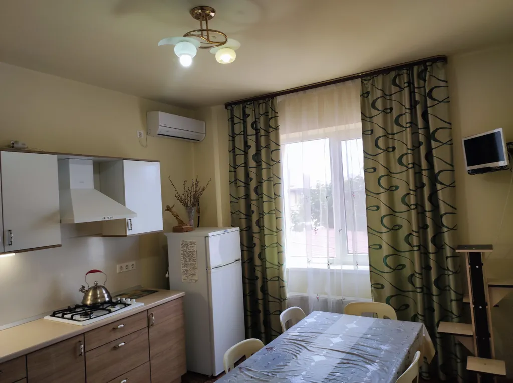 Этаж в уютном доме с видом на Цветник