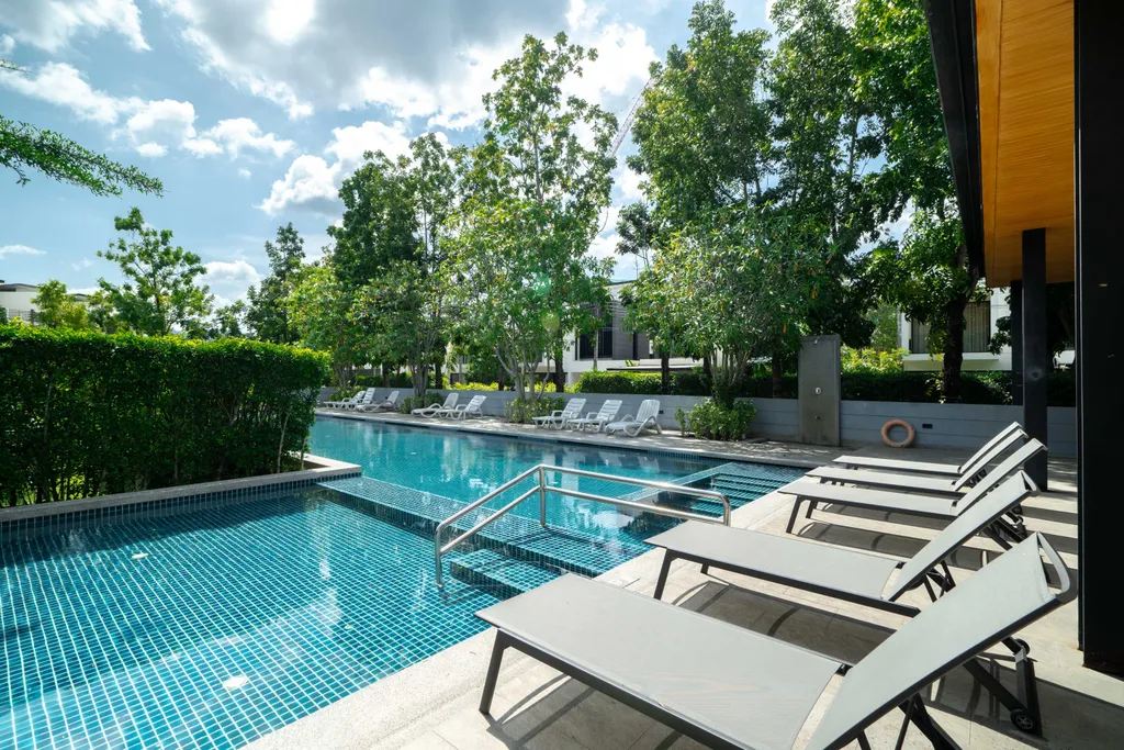 Awesome 3bd Townhouse with a patio