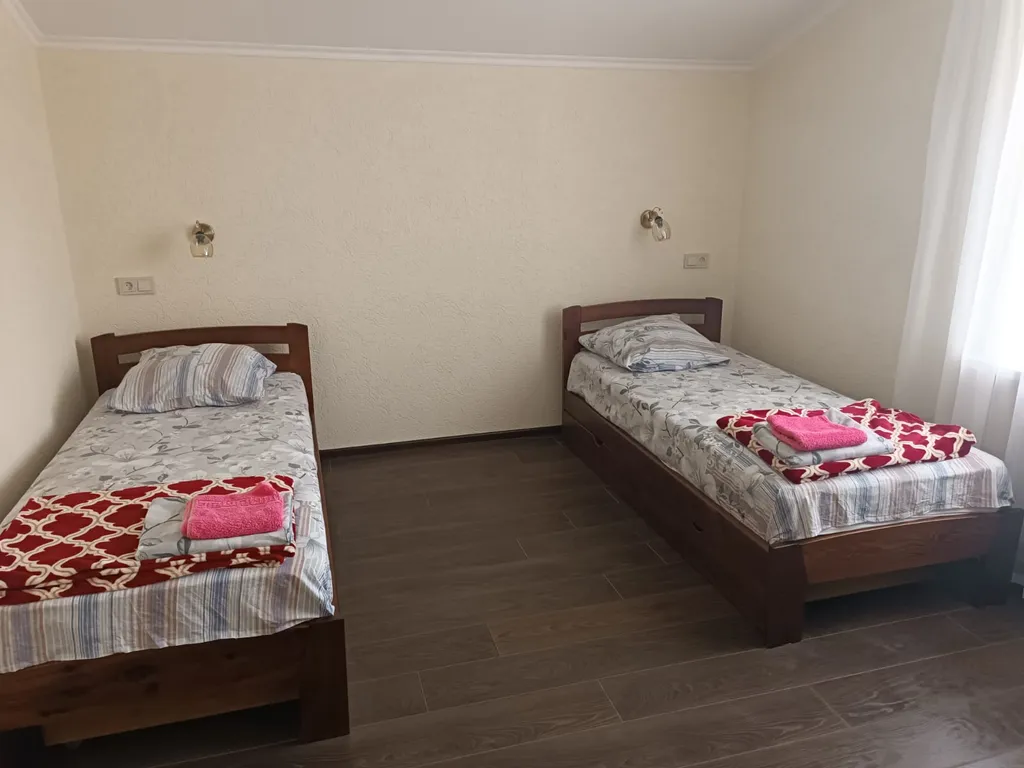 Уютный дом в живописном поселке у моря