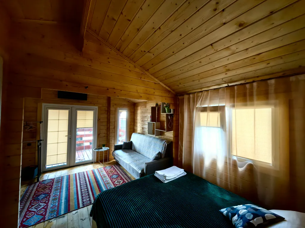 Уютный деревянный дом