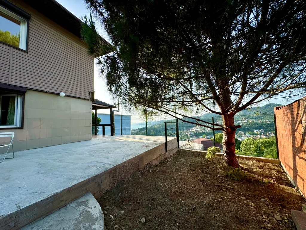 Дом с бассейном