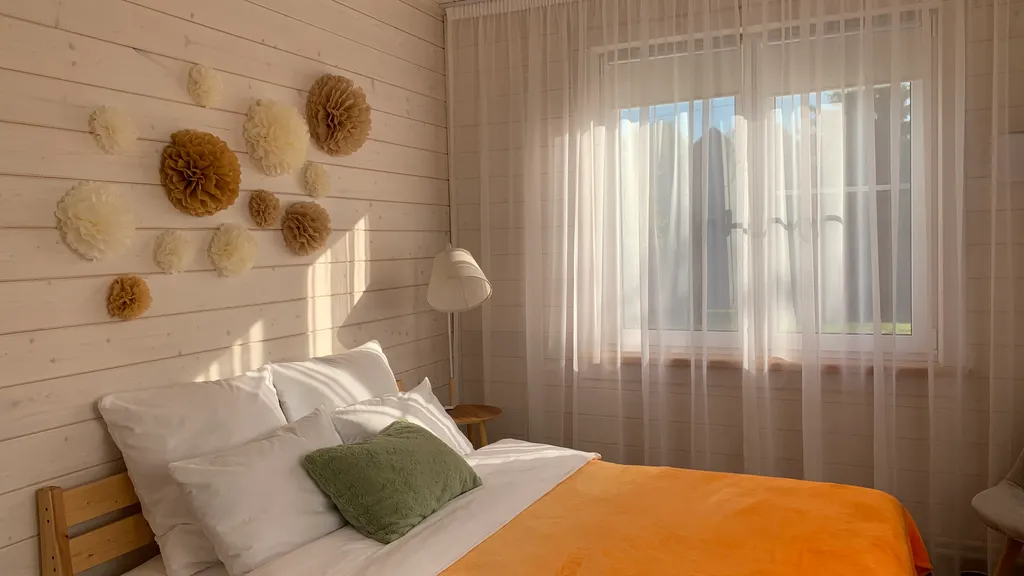 Уютный современный дом с террасой и банным чаном на участке 17 соток