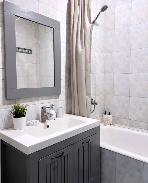 Большая изолированная трёхкомнатная квартира в самом центре