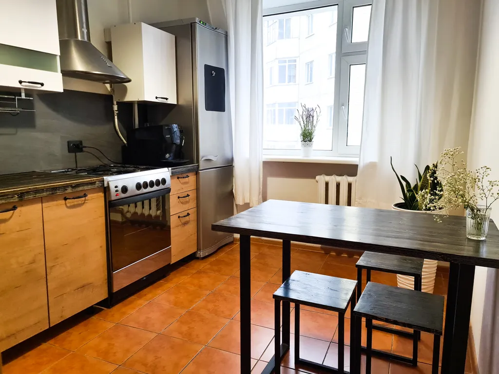 Двухкомнатная рядом с ЯГД и ж/д вокзалом