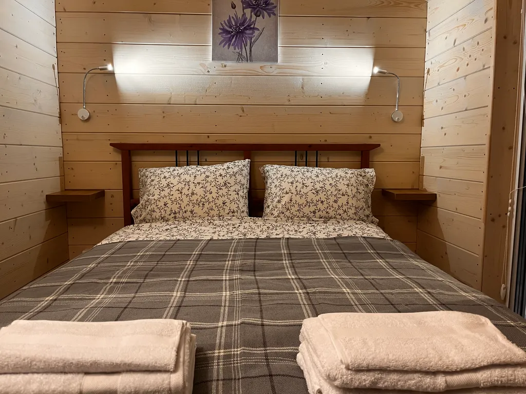 Дом среди леса в 15 минутах езды от города