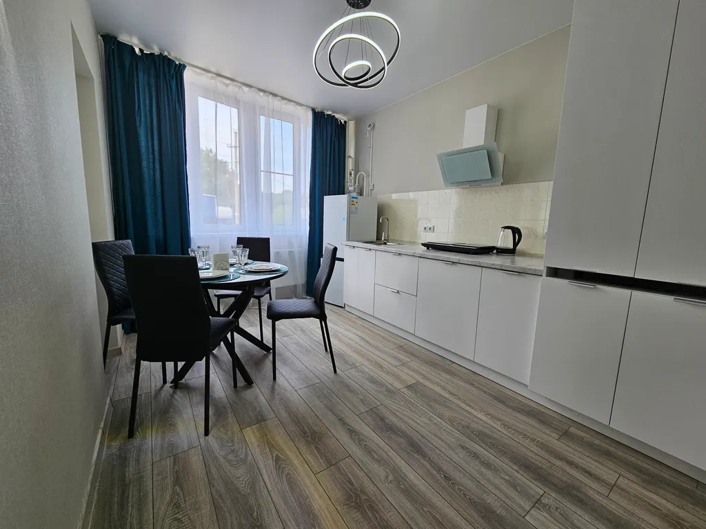 Квартира Просторная 3 км квартира Бирюза на озере в центре города — Горячий Ключ