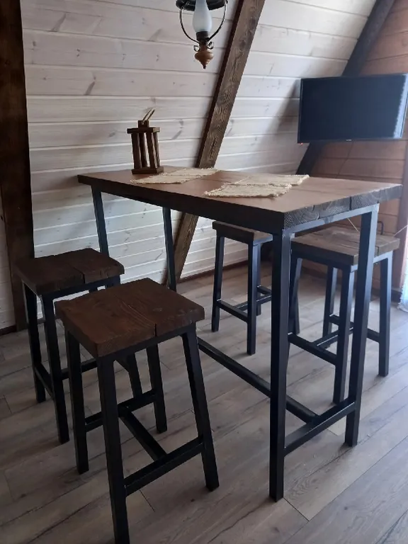 Дом под соснами