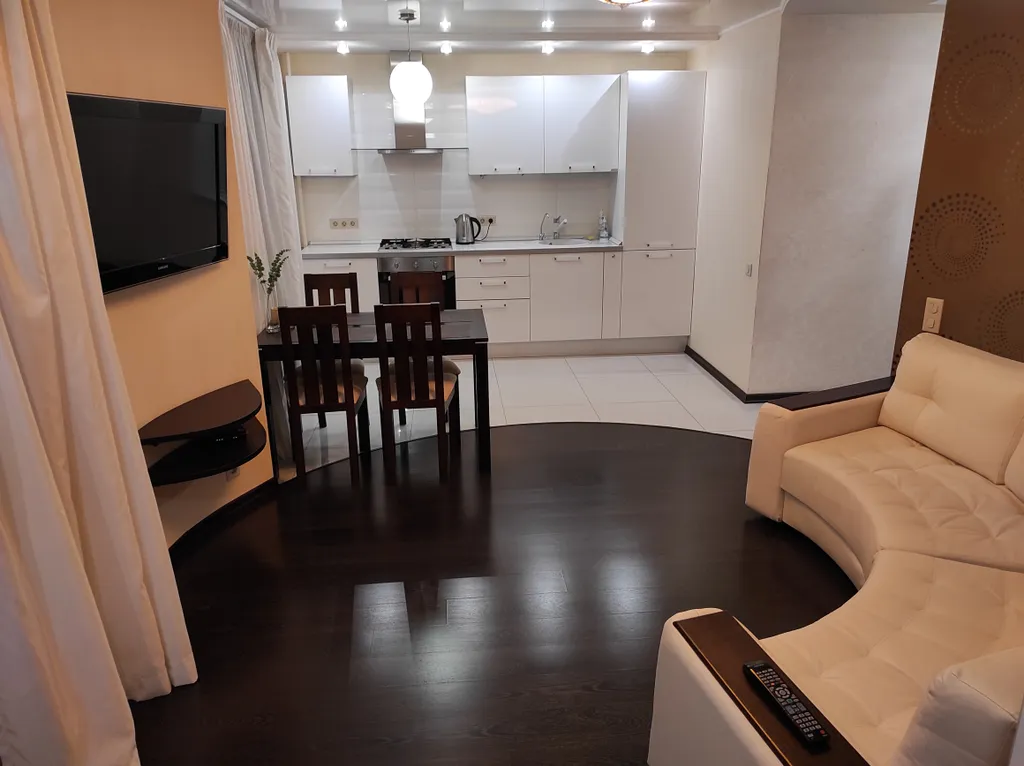 Квартира в центре города — аренда посуточно в Энгельс