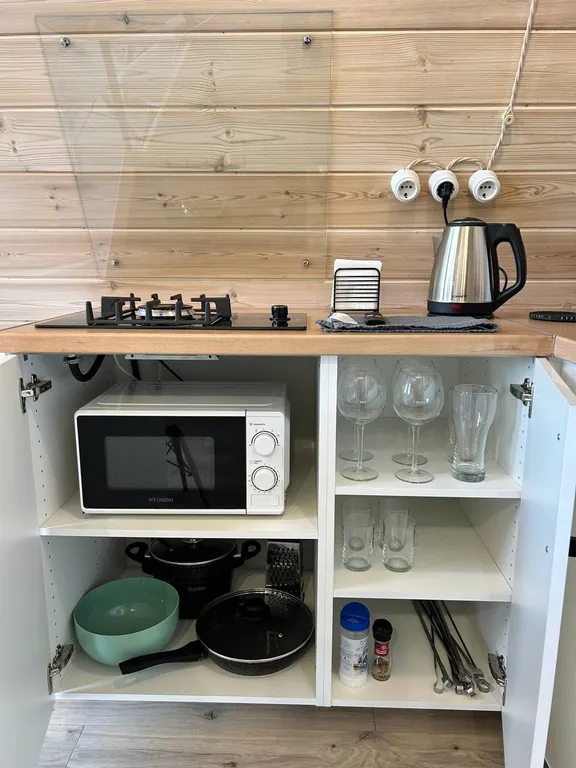 Стильный А-фрейм на берегу озера