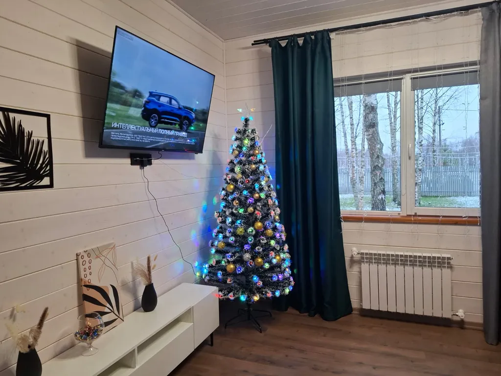 Коттедж Загородный дом у реки в лесу — Горки