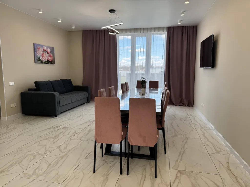 Дом с бассейном