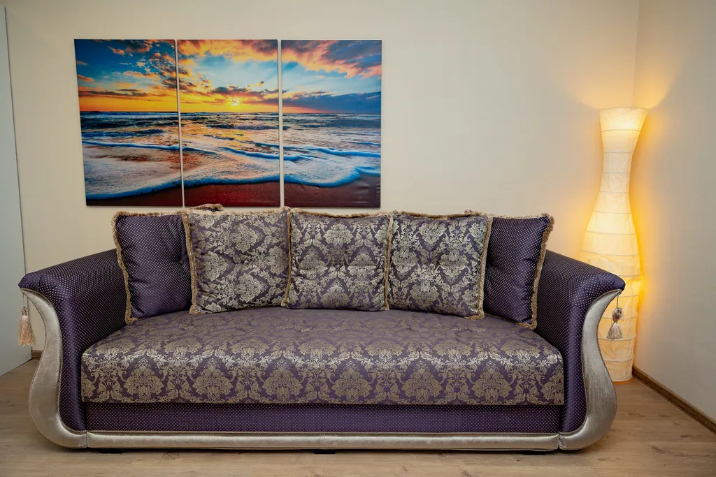 Апартаменты Домино возле набepeжной pеки Иртыш