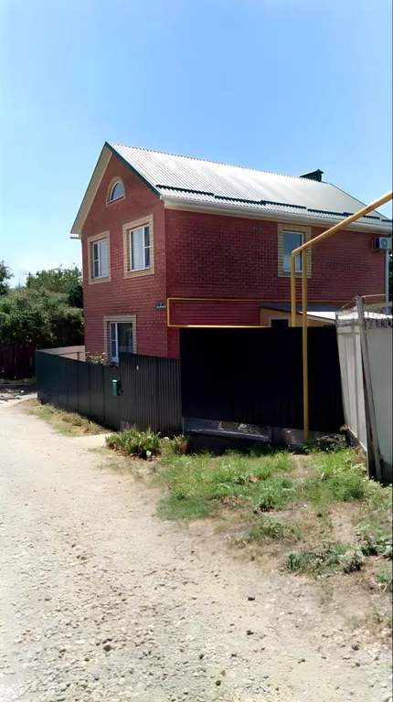 Отдельный 2-х этажный благоустроенный дом в тихом районе у моря