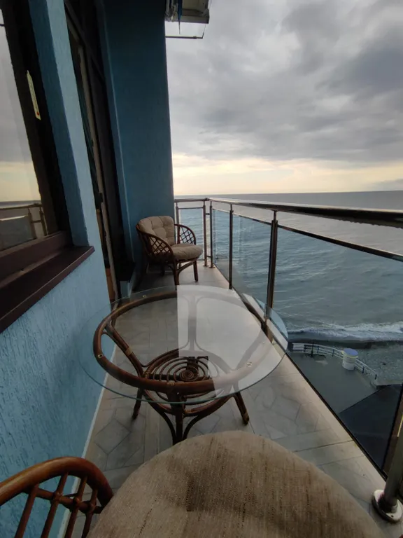 Квартира с видом на море и горы