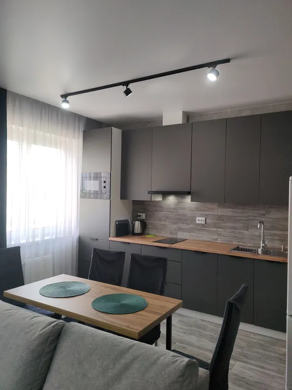 Новая 2-комнатная квартира-студия рядом с центром города