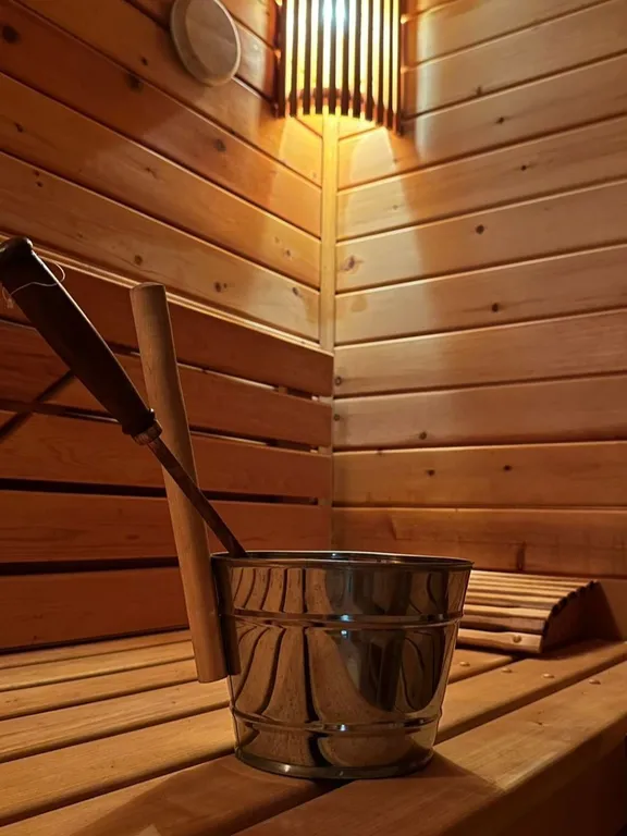 Большой оранжевый дом до 6 человек с баней и банным чаном