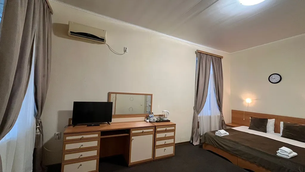 Комнаты с видом на море и горы