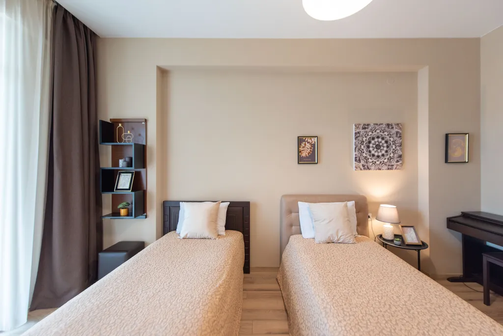 Квартира для семьи в комплексе с детскими площадками