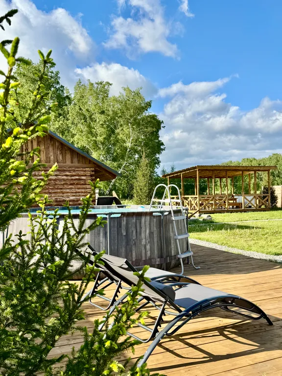 Уютный дом в лесу