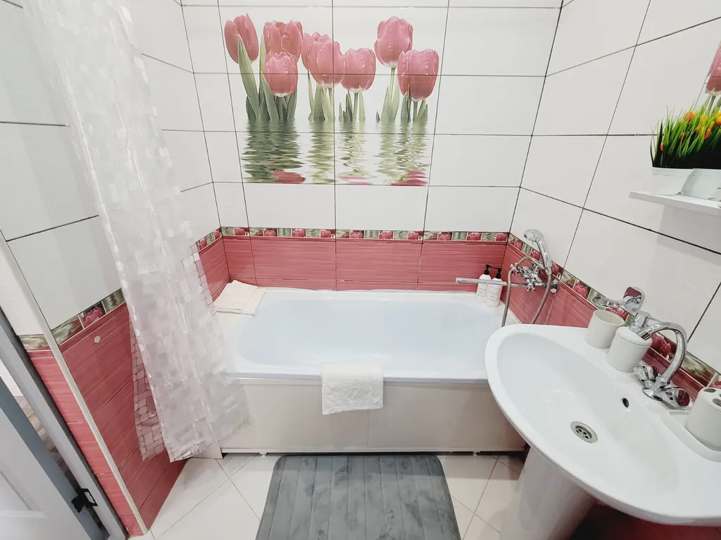 Просторная двухкомнатная квартира с балконом рядом с аквапарком