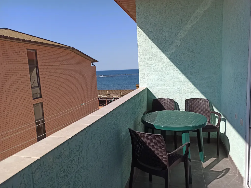 Студия в 50 метрах от берега моря