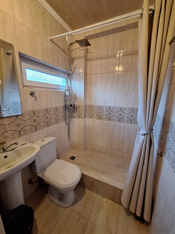 Квартира Квартира Улучшенный комфорт плюс, четырёхместный номер с террасой — Геленджик